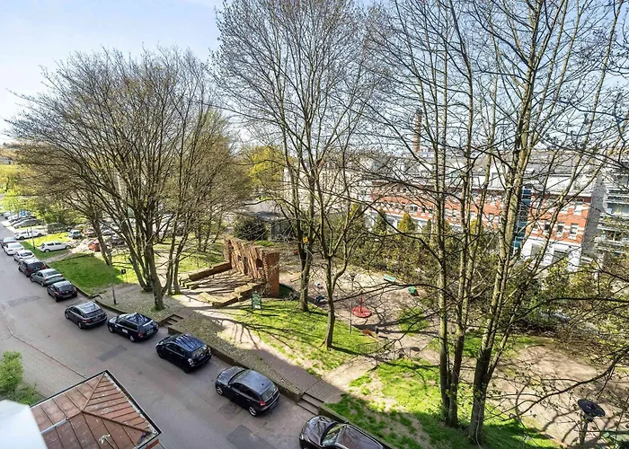 Jasny Apartament Z Balkonem By Noclegi Renters Lägenhet