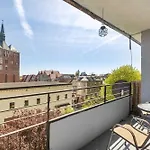 Jasny Z Balkonem By Renters شقة