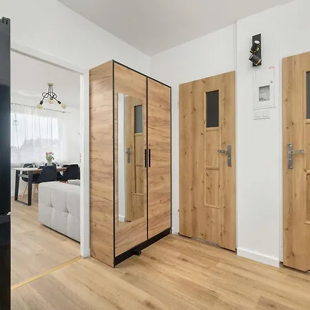 Apartament Jasny Apartament z Balkonem by Noclegi Renters