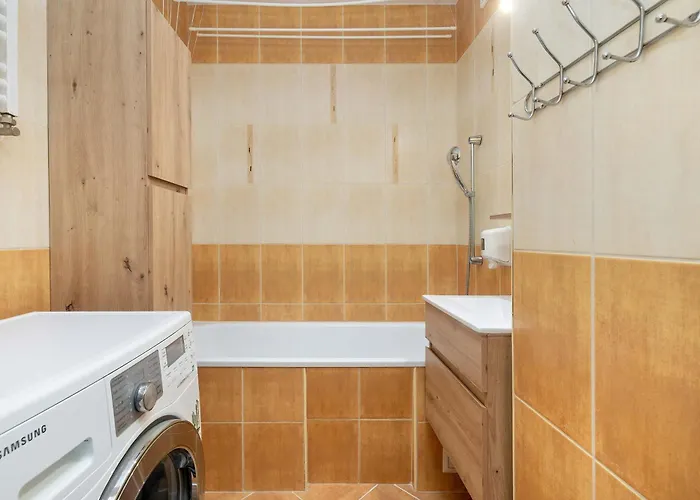 Apartament Jasny Apartament z Balkonem by Noclegi Renters