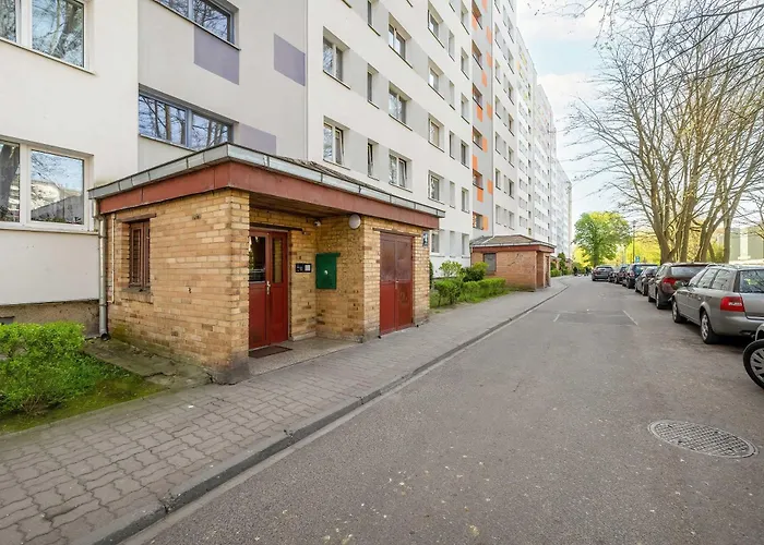 Jasny Apartament z Balkonem by Noclegi Renters Kołobrzeg